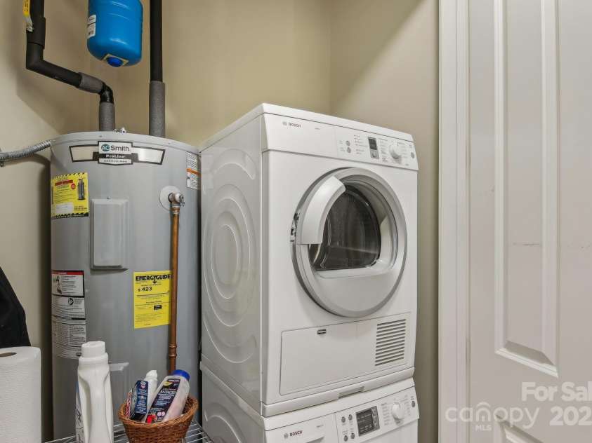 350 Allen Street, Hendersonville, NC 28792.  MLS# CAR4249399, YatesRealty ID 26837. Laundry