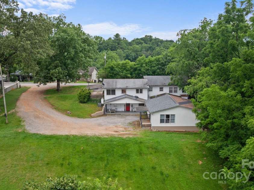 306 Forest Avenue, Franklin, NC 28734.  MLS# CAR4278190, YatesRealty ID 26838. 