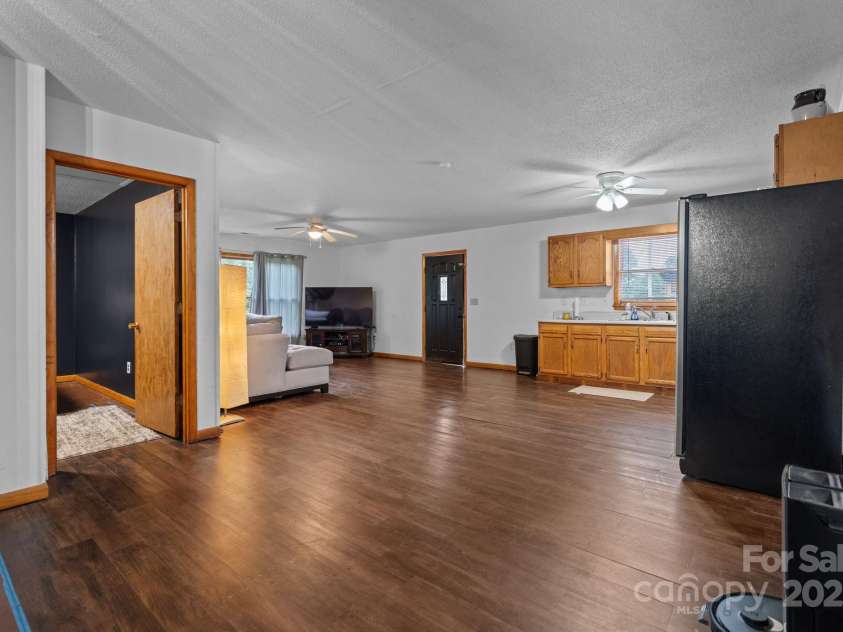 306 Forest Avenue, Franklin, NC 28734.  MLS# CAR4278190, YatesRealty ID 26838. 