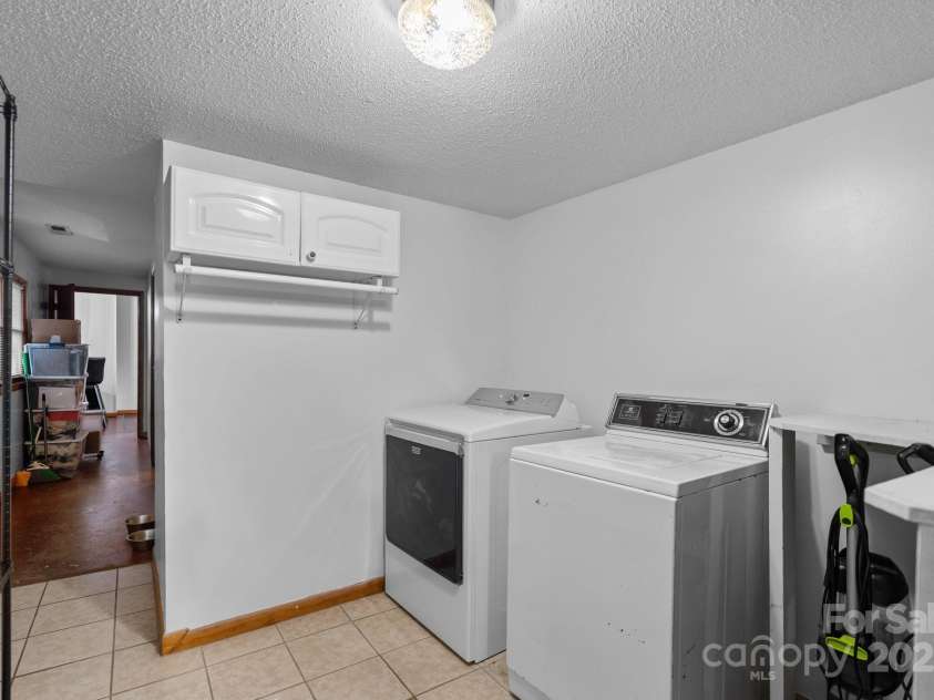 306 Forest Avenue, Franklin, NC 28734.  MLS# CAR4278190, YatesRealty ID 26838. 