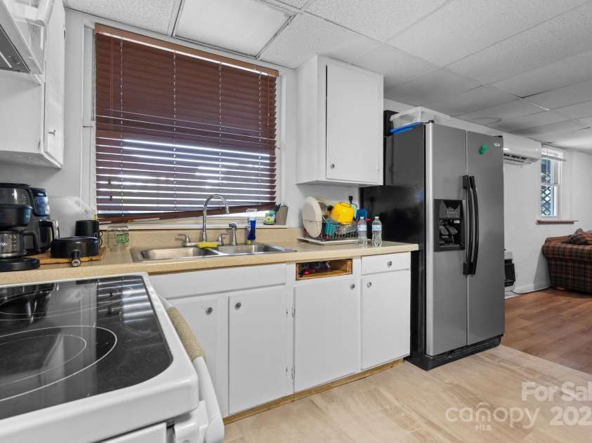 306 Forest Avenue, Franklin, NC 28734.  MLS# CAR4278190, YatesRealty ID 26838. 