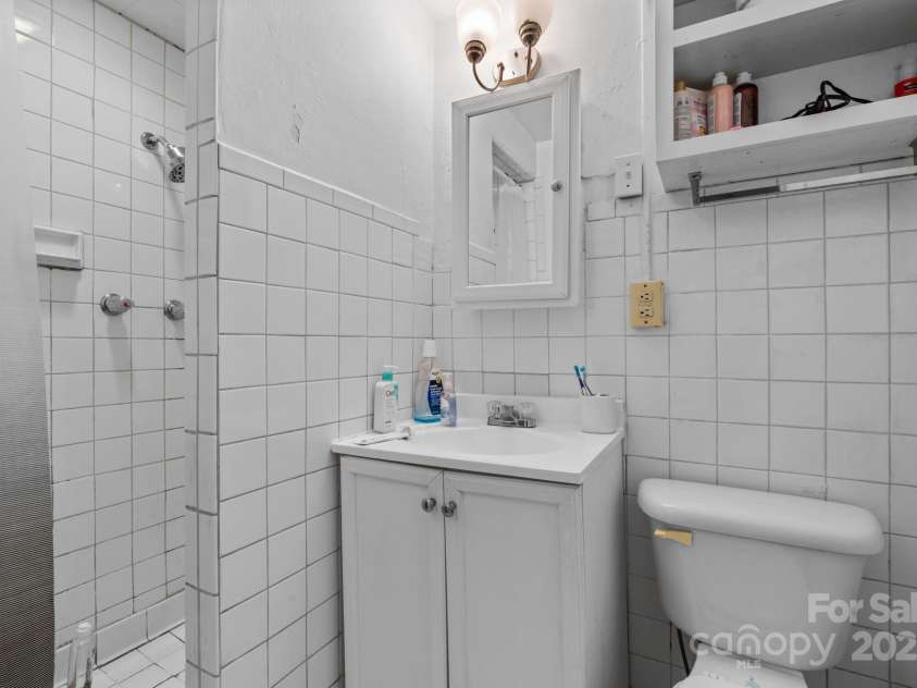 306 Forest Avenue, Franklin, NC 28734.  MLS# CAR4278190, YatesRealty ID 26838. 