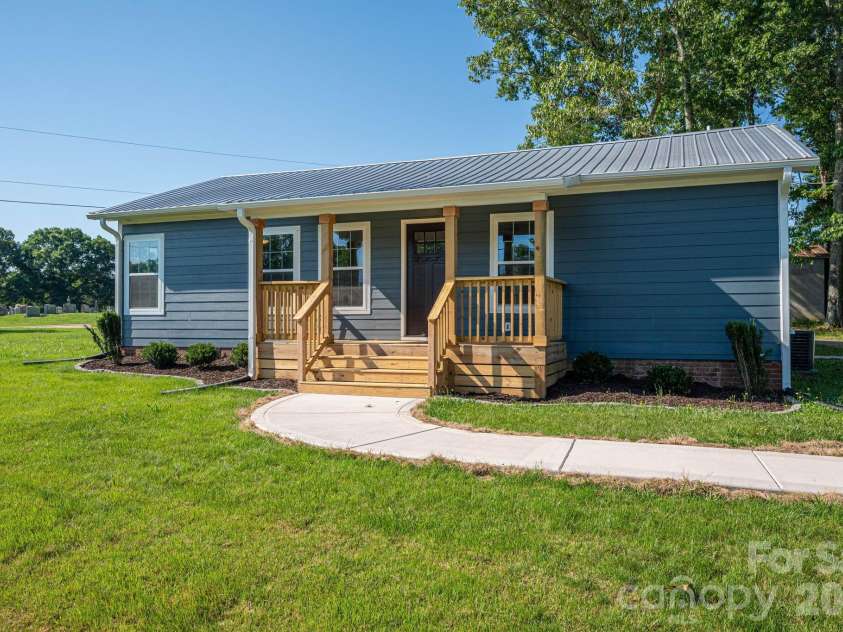 6123 Flay Road, Cherryville, NC 28021.  MLS# CAR4382632, YatesRealty ID 26839. 