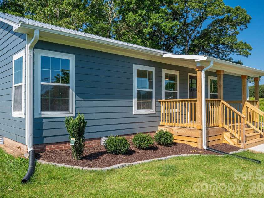 6123 Flay Road, Cherryville, NC 28021.  MLS# CAR4382632, YatesRealty ID 26839. 