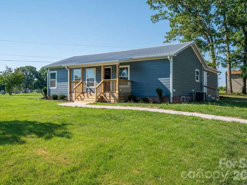 6123 Flay Road, Cherryville, NC 28021.  MLS# CAR4382632, YatesRealty ID 26839. 