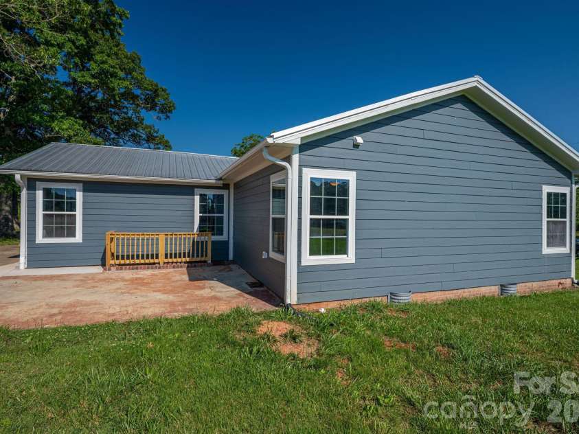 6123 Flay Road, Cherryville, NC 28021.  MLS# CAR4382632, YatesRealty ID 26839. 