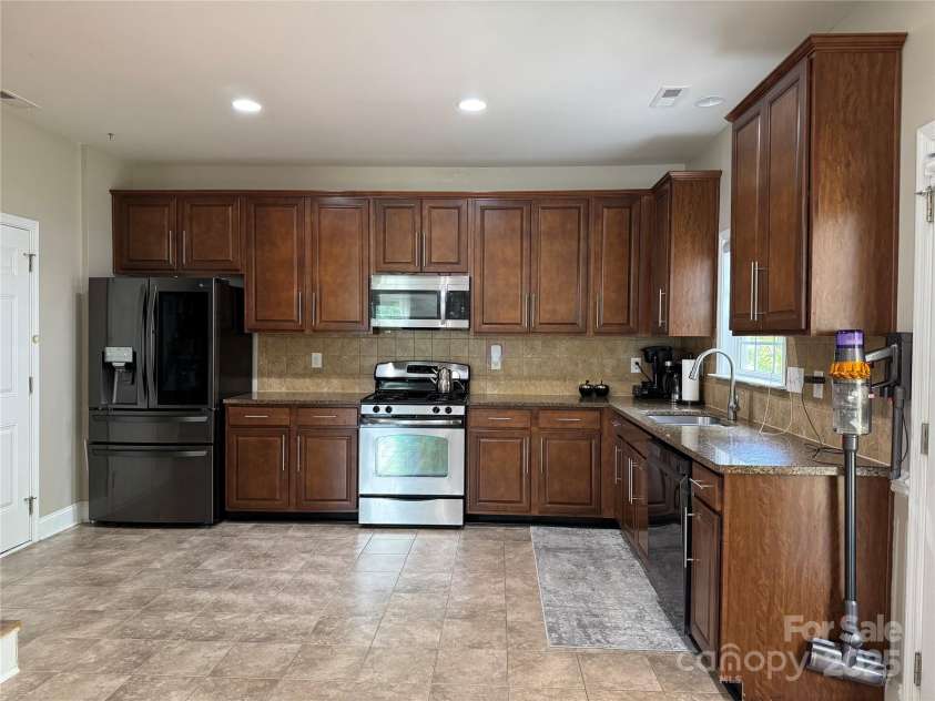 3500 Exbury Gardens Drive, Waxhaw, NC 28173.  MLS# CAR4233457, YatesRealty ID 2684. 