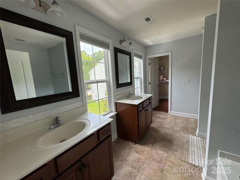 3500 Exbury Gardens Drive, Waxhaw, NC 28173.  MLS# CAR4233457, YatesRealty ID 2684. 