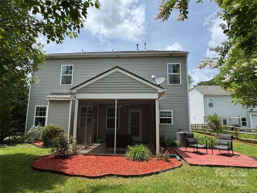 3500 Exbury Gardens Drive, Waxhaw, NC 28173.  MLS# CAR4233457, YatesRealty ID 2684. 
