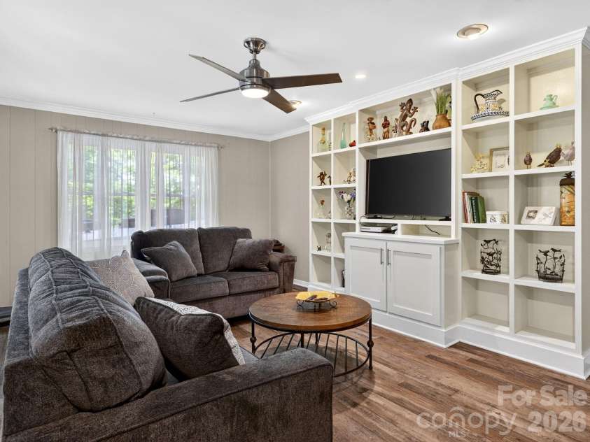707 Dogwood Trail, Tryon, NC 28782.  MLS# CAR4383954, YatesRealty ID 26840. 