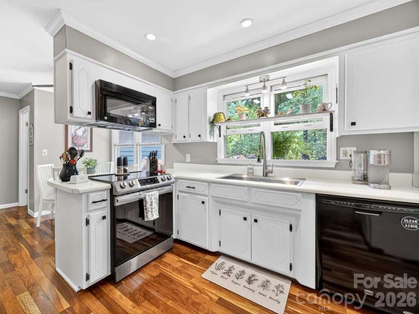 707 Dogwood Trail, Tryon, NC 28782.  MLS# CAR4383954, YatesRealty ID 26840. 