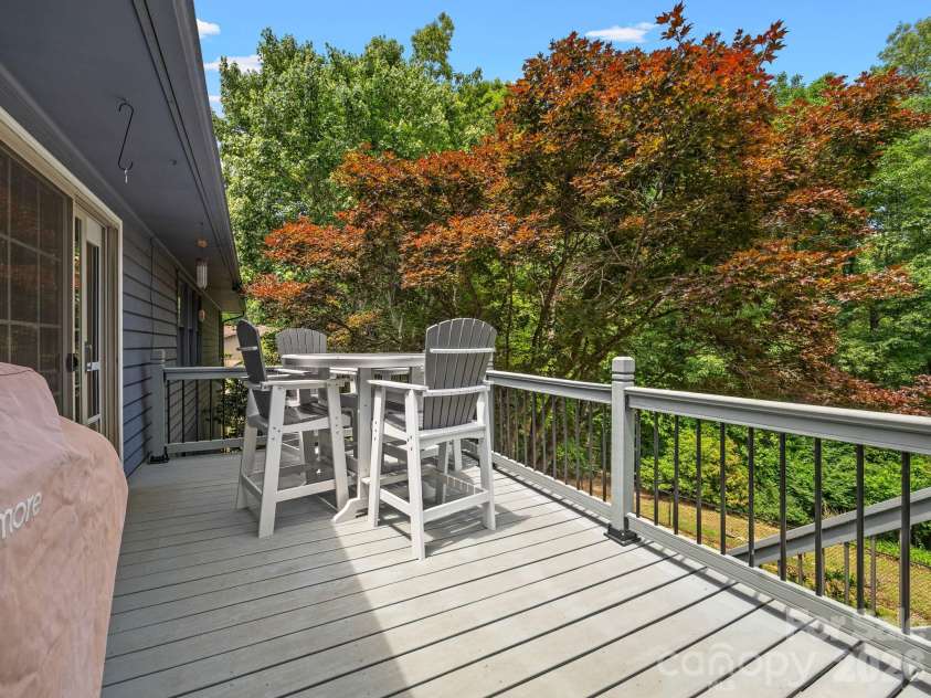 707 Dogwood Trail, Tryon, NC 28782.  MLS# CAR4383954, YatesRealty ID 26840. 