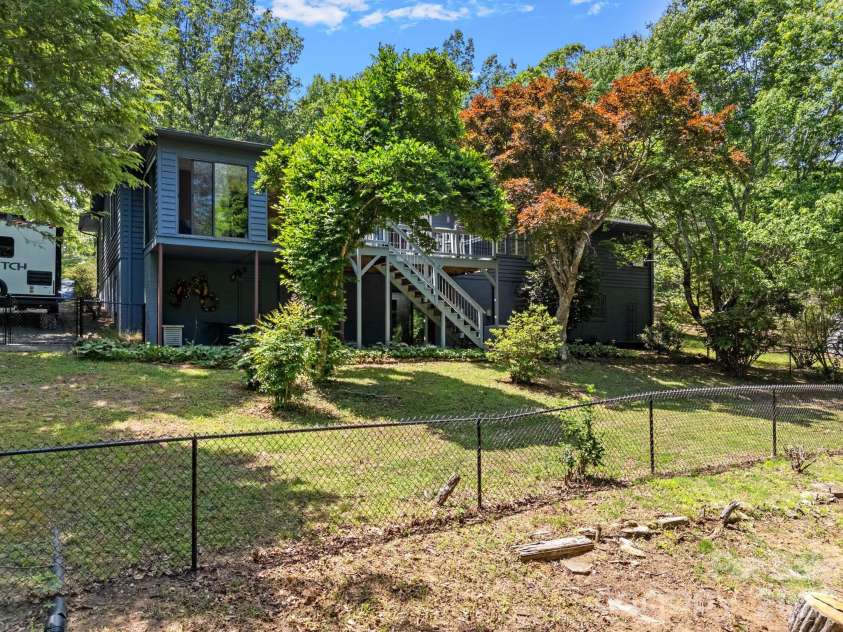 707 Dogwood Trail, Tryon, NC 28782.  MLS# CAR4383954, YatesRealty ID 26840. 