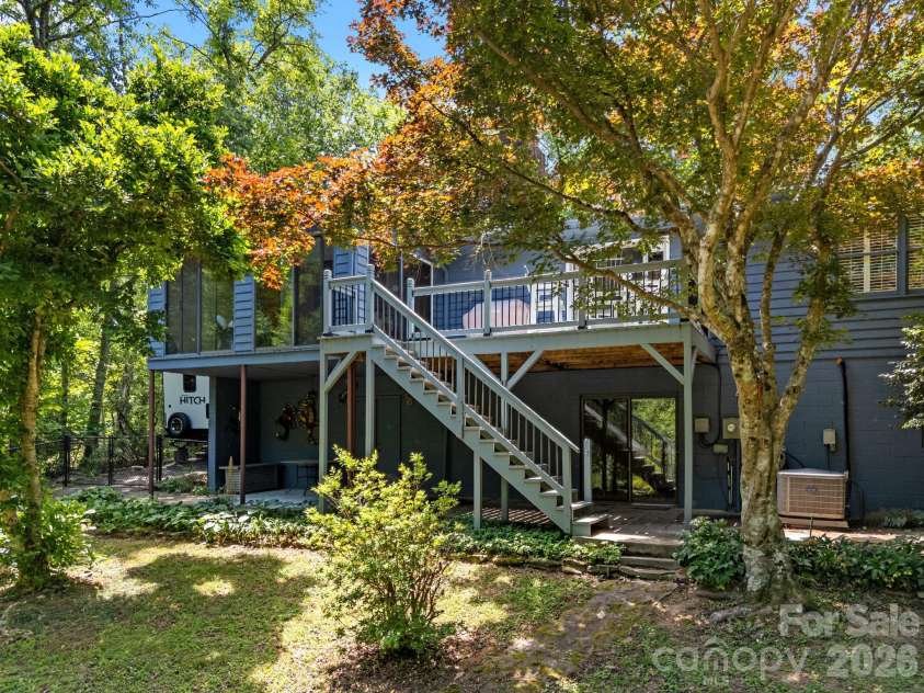 707 Dogwood Trail, Tryon, NC 28782.  MLS# CAR4383954, YatesRealty ID 26840. 