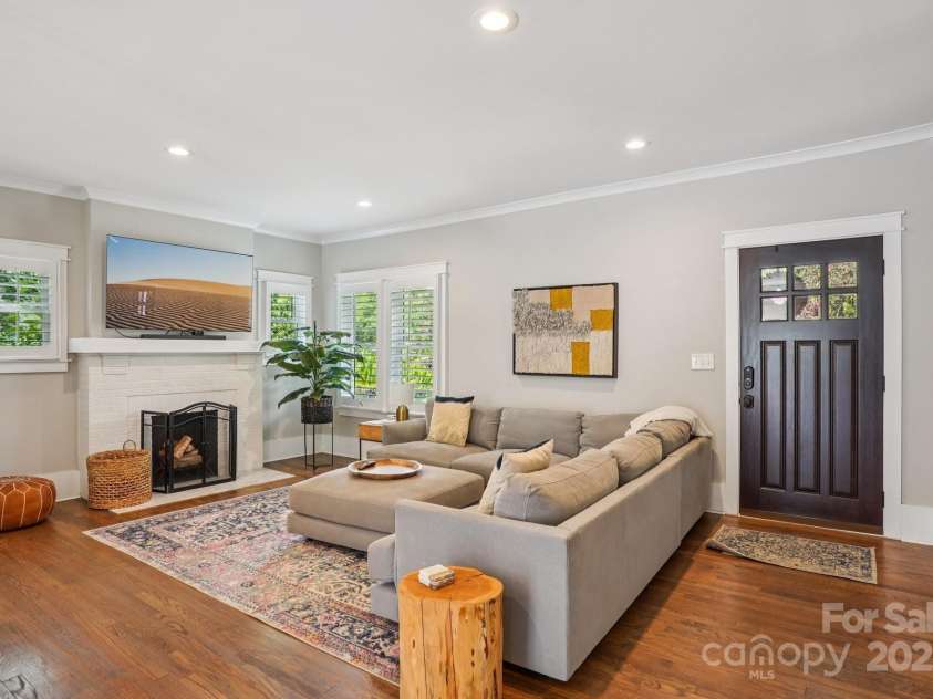 1535 Southwood Avenue, Charlotte, NC 28203.  MLS# CAR4281066, YatesRealty ID 26841. 