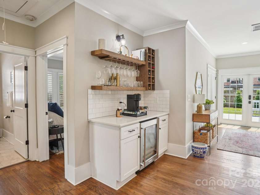 1535 Southwood Avenue, Charlotte, NC 28203.  MLS# CAR4281066, YatesRealty ID 26841. 