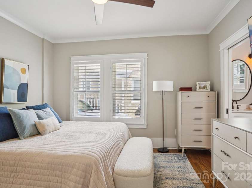 1535 Southwood Avenue, Charlotte, NC 28203.  MLS# CAR4281066, YatesRealty ID 26841. 