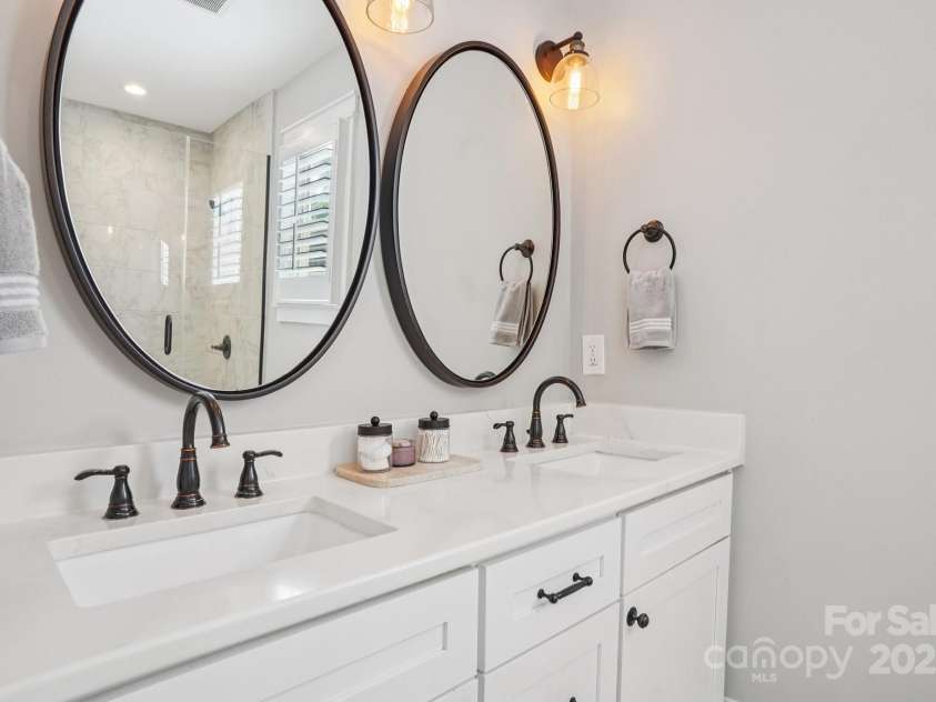 1535 Southwood Avenue, Charlotte, NC 28203.  MLS# CAR4281066, YatesRealty ID 26841. 