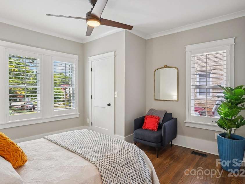 1535 Southwood Avenue, Charlotte, NC 28203.  MLS# CAR4281066, YatesRealty ID 26841. 