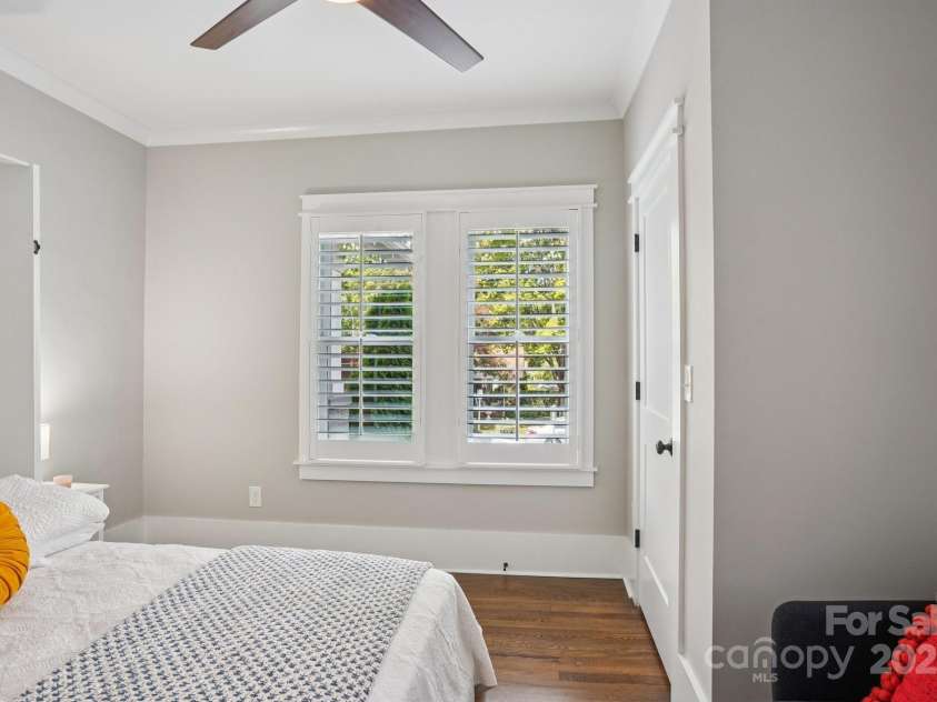 1535 Southwood Avenue, Charlotte, NC 28203.  MLS# CAR4281066, YatesRealty ID 26841. 