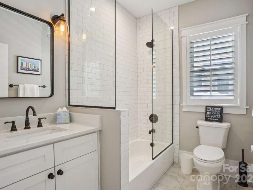 1535 Southwood Avenue, Charlotte, NC 28203.  MLS# CAR4281066, YatesRealty ID 26841. 