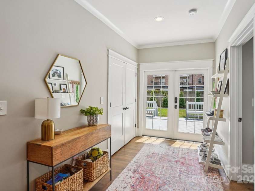 1535 Southwood Avenue, Charlotte, NC 28203.  MLS# CAR4281066, YatesRealty ID 26841. 