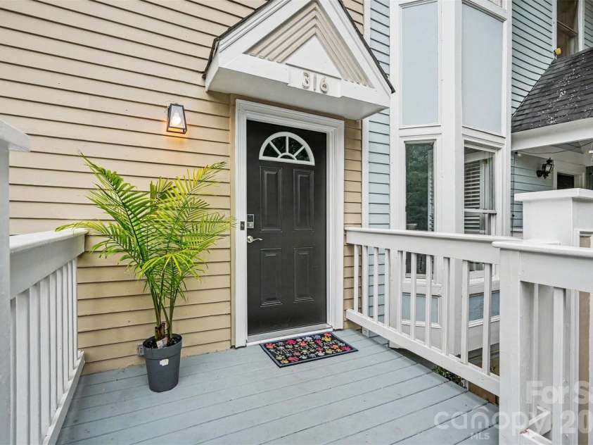 316 10th Street, Charlotte, NC 28202.  MLS# CAR4383704, YatesRealty ID 26841. 