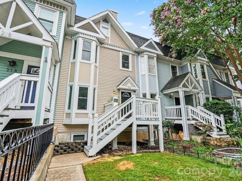 316 10th Street, Charlotte, NC 28202.  MLS# CAR4383704, YatesRealty ID 26841. 