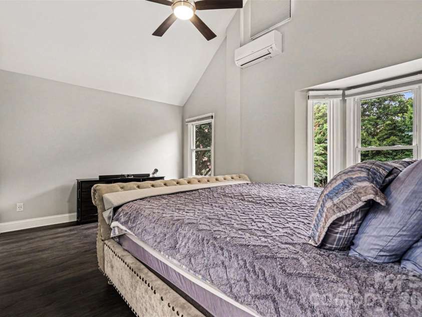 316 10th Street, Charlotte, NC 28202.  MLS# CAR4383704, YatesRealty ID 26841. 
