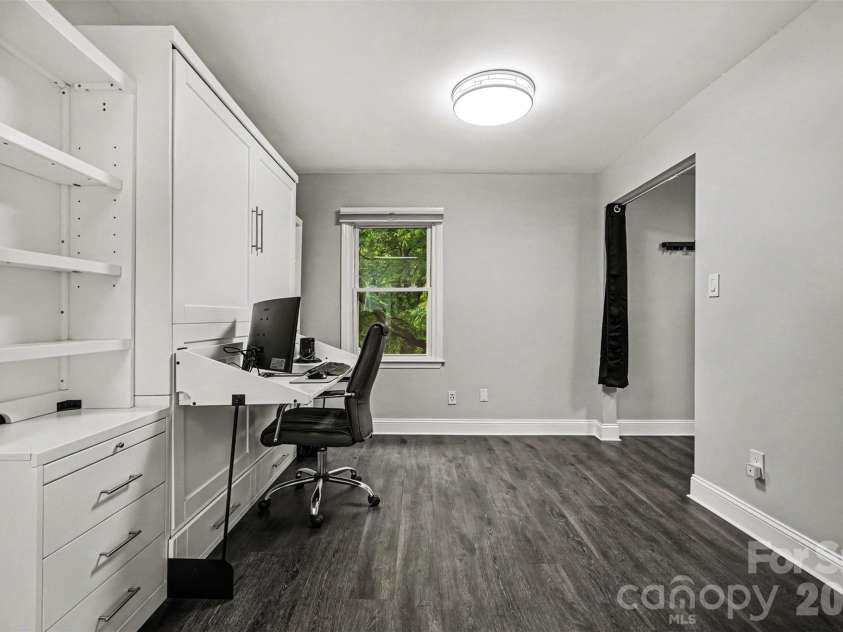 316 10th Street, Charlotte, NC 28202.  MLS# CAR4383704, YatesRealty ID 26841. 