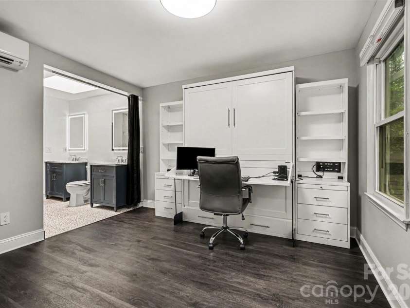 316 10th Street, Charlotte, NC 28202.  MLS# CAR4383704, YatesRealty ID 26841. 