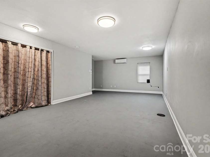 316 10th Street, Charlotte, NC 28202.  MLS# CAR4383704, YatesRealty ID 26841. 