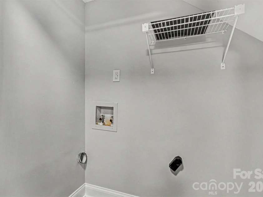 316 10th Street, Charlotte, NC 28202.  MLS# CAR4383704, YatesRealty ID 26841. 