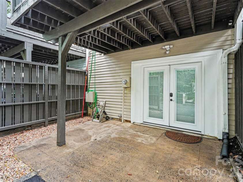 316 10th Street, Charlotte, NC 28202.  MLS# CAR4383704, YatesRealty ID 26841. 