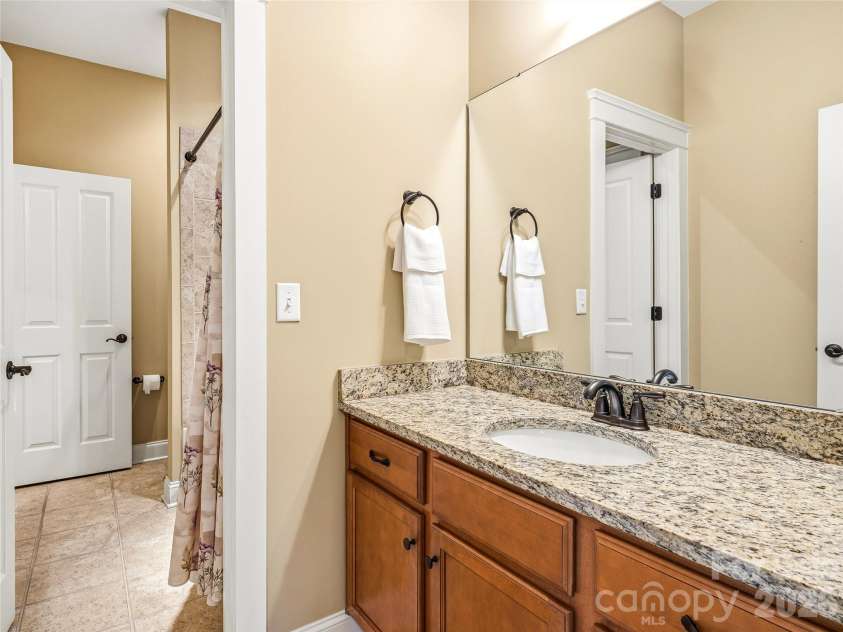 36 Kaufman Stone Way, Biltmore Lake, NC 28715.  MLS# CAR4374954, YatesRealty ID 26842. 