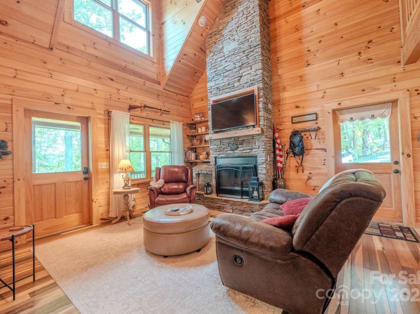 80 Dana Drive, Bakersville, NC 28777.  MLS# CAR4268659, YatesRealty ID 26842. 