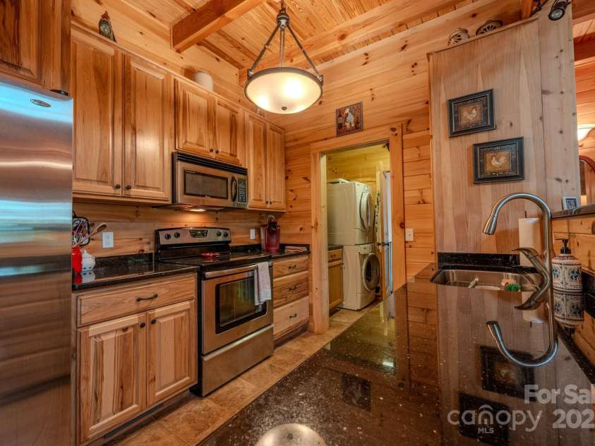 80 Dana Drive, Bakersville, NC 28777.  MLS# CAR4268659, YatesRealty ID 26842. 