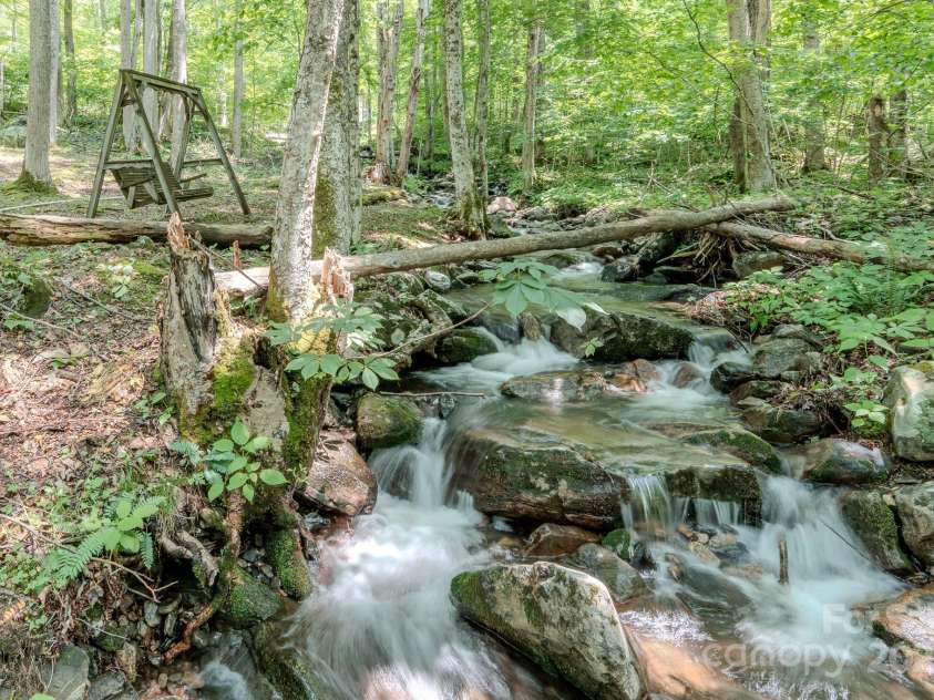 80 Dana Drive, Bakersville, NC 28777.  MLS# CAR4268659, YatesRealty ID 26842. 