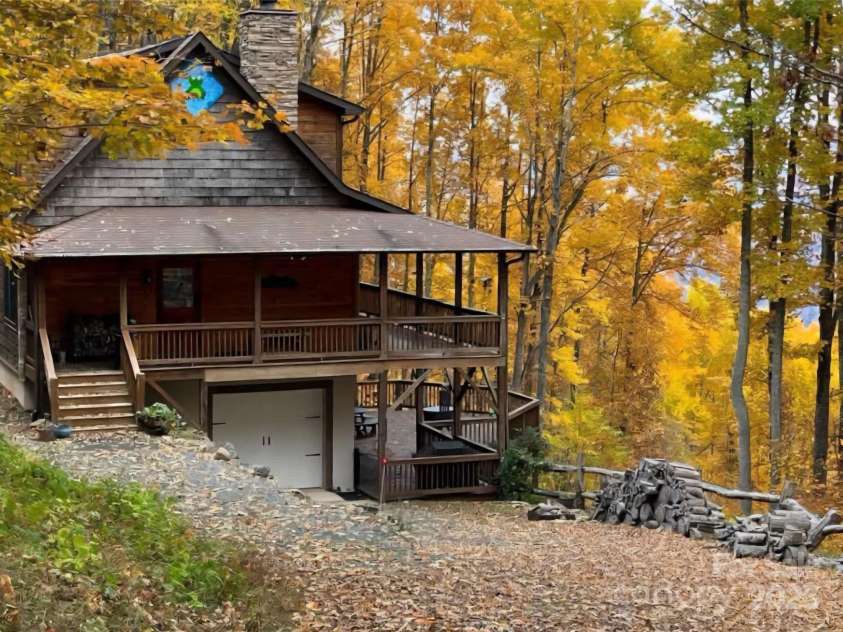 80 Dana Drive, Bakersville, NC 28777.  MLS# CAR4268659, YatesRealty ID 26842. 