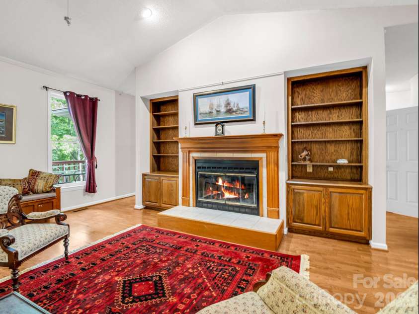 385 Park Street, Columbus, NC 28722.  MLS# CAR4387966, YatesRealty ID 26844. 