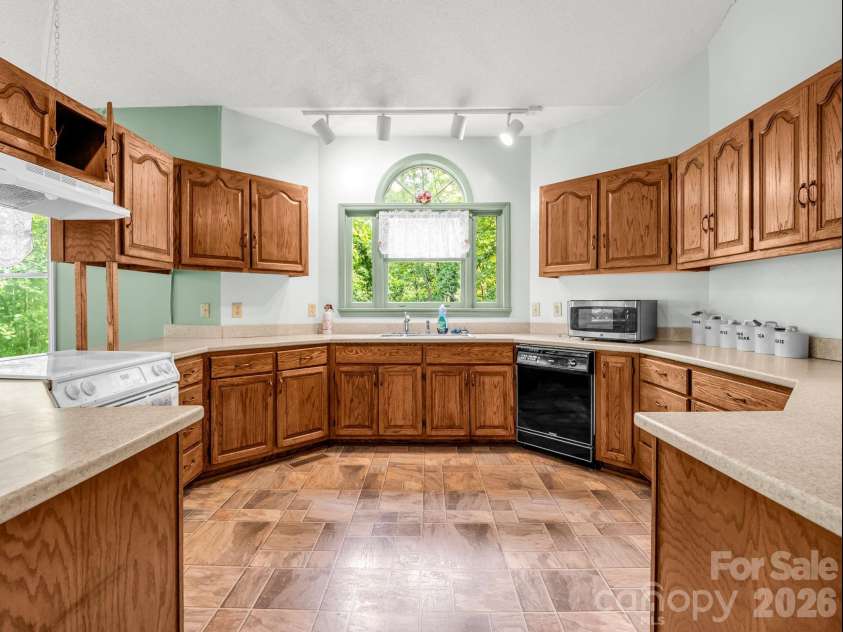 385 Park Street, Columbus, NC 28722.  MLS# CAR4387966, YatesRealty ID 26844. 
