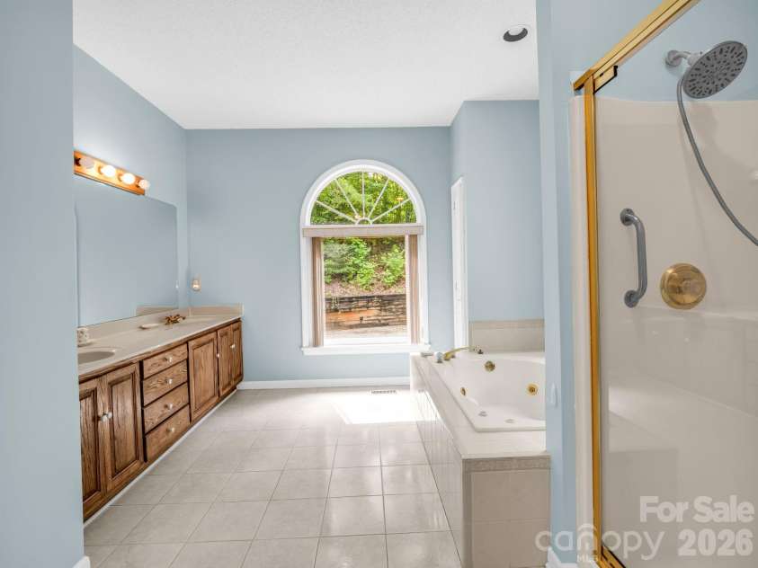 385 Park Street, Columbus, NC 28722.  MLS# CAR4387966, YatesRealty ID 26844. 