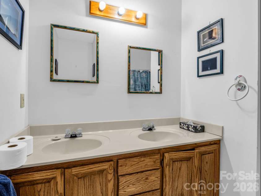 385 Park Street, Columbus, NC 28722.  MLS# CAR4387966, YatesRealty ID 26844. 