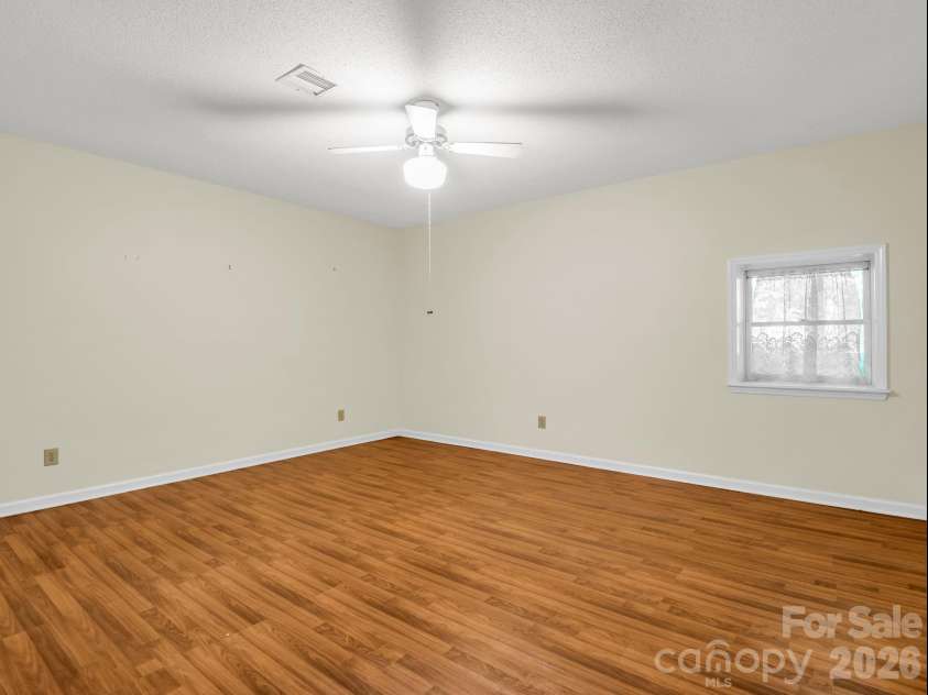 385 Park Street, Columbus, NC 28722.  MLS# CAR4387966, YatesRealty ID 26844. 