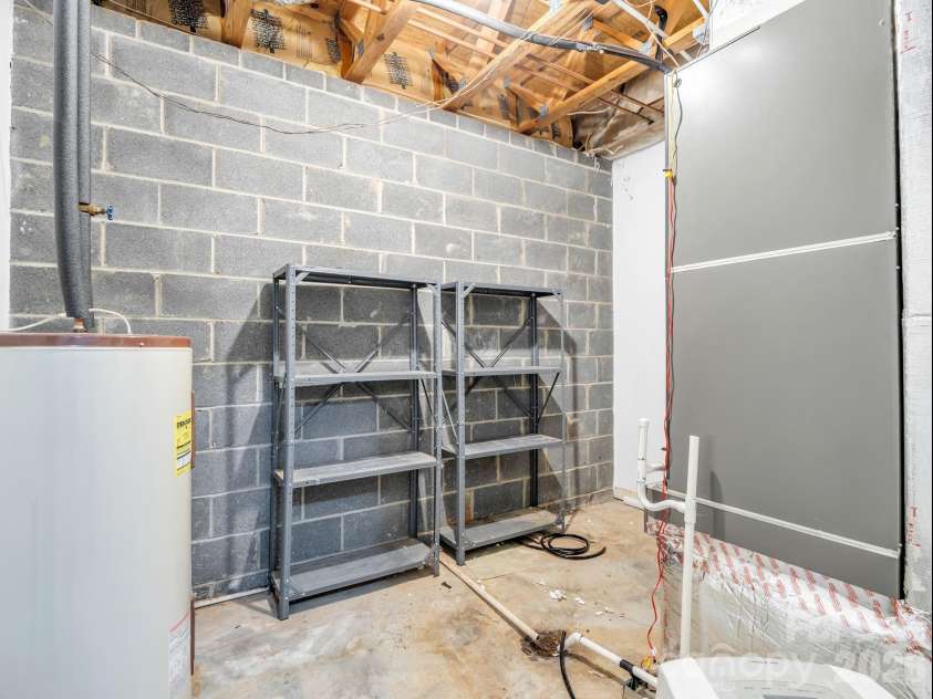 385 Park Street, Columbus, NC 28722.  MLS# CAR4387966, YatesRealty ID 26844. 