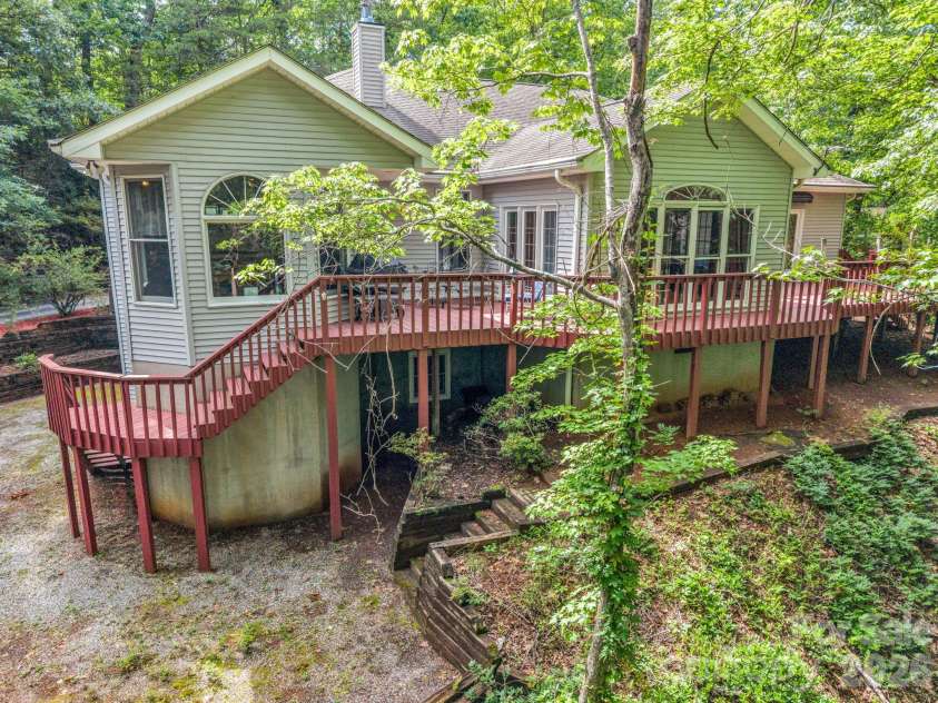 385 Park Street, Columbus, NC 28722.  MLS# CAR4387966, YatesRealty ID 26844. 