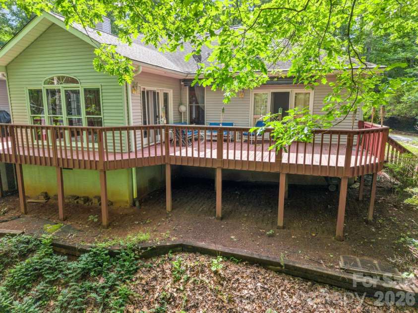 385 Park Street, Columbus, NC 28722.  MLS# CAR4387966, YatesRealty ID 26844. 
