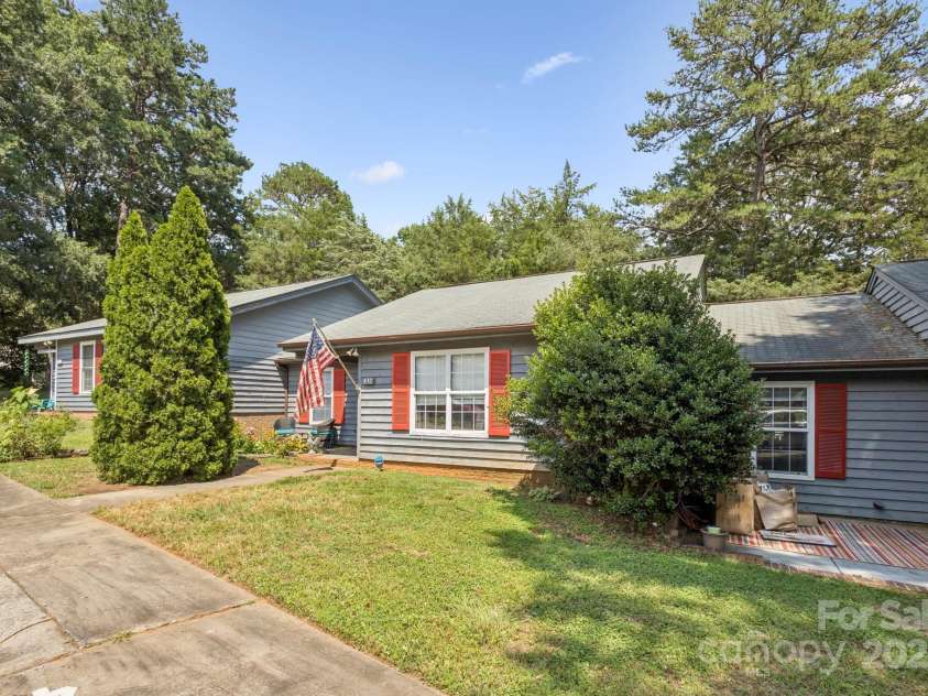 432 English Ivy Court, Fort Mill, SC 29715.  MLS# CAR4271673, YatesRealty ID 26844. 