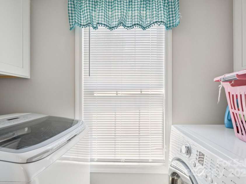 432 English Ivy Court, Fort Mill, SC 29715.  MLS# CAR4271673, YatesRealty ID 26844. 