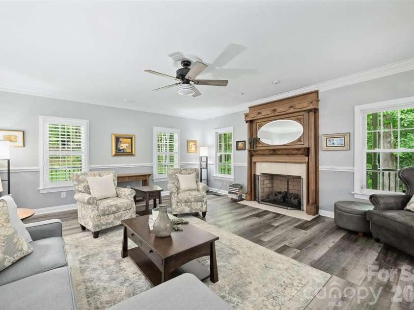 9470 Hutchinson Lane, Charlotte, NC 28216.  MLS# CAR4378198, YatesRealty ID 26845. 